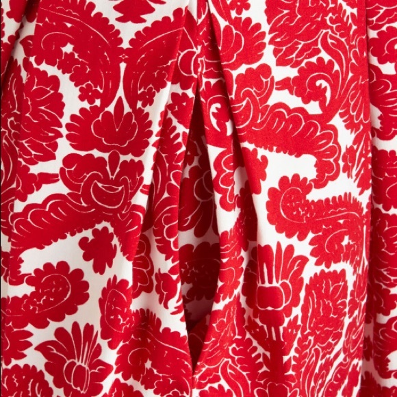 Ain’t We Haute Fun? Dress in floral - Picture 3 of 3